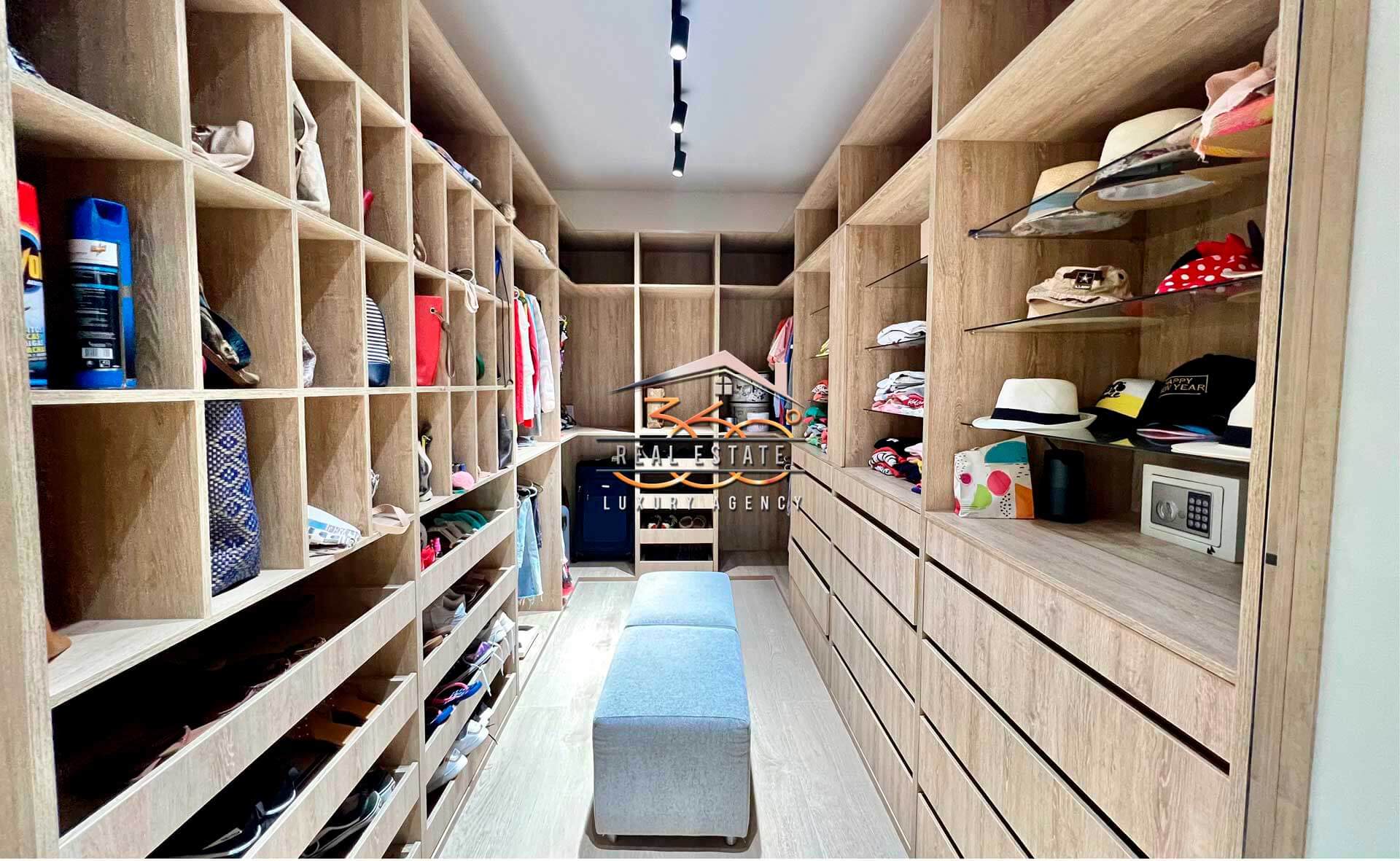 walk in closet buenavista 